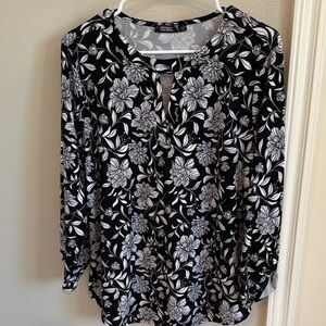 Cure Elegant Black and White Floral Blouse
